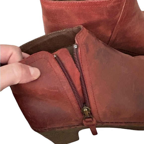 Dansko Rust-Red Leather Ankle Booties EU 42 | Side Zip Block Heel - Picture 12 of 14